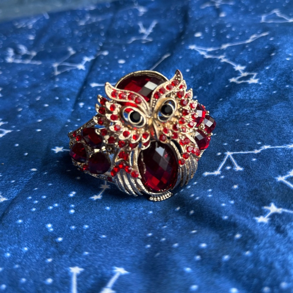 LAST CHANCE! VINTAGE Red Gemstone Owl Clasp Snap Bracelet